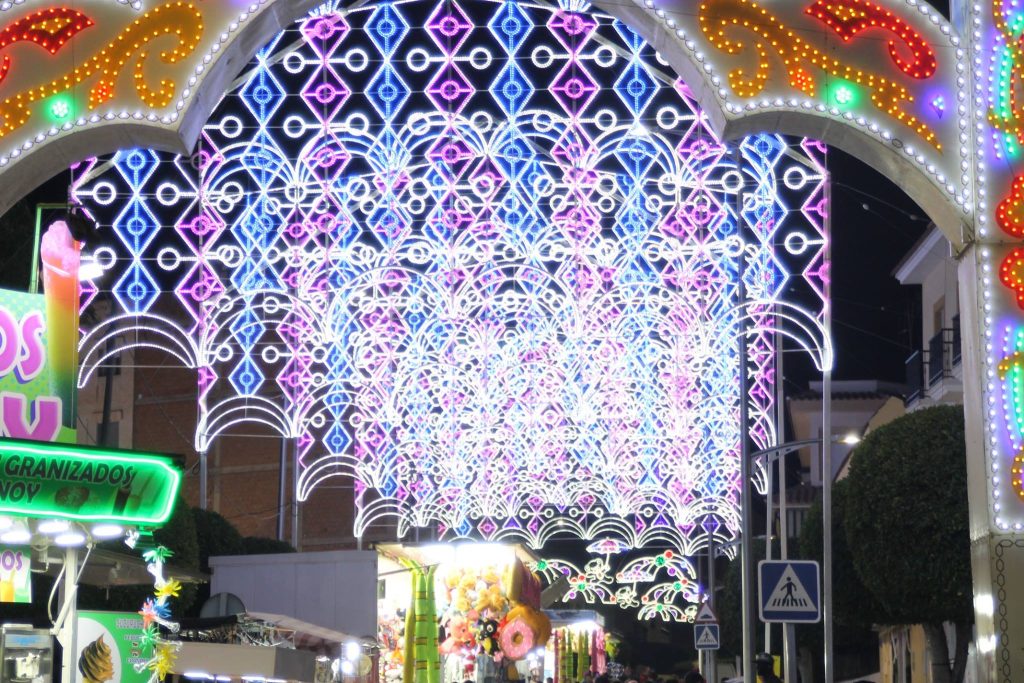 Portada e iluminación de feria montada por Ilproal Almería